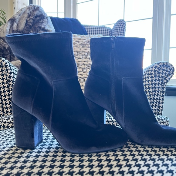Ninewest blue velvet ankle boots - Picture 6 of 6